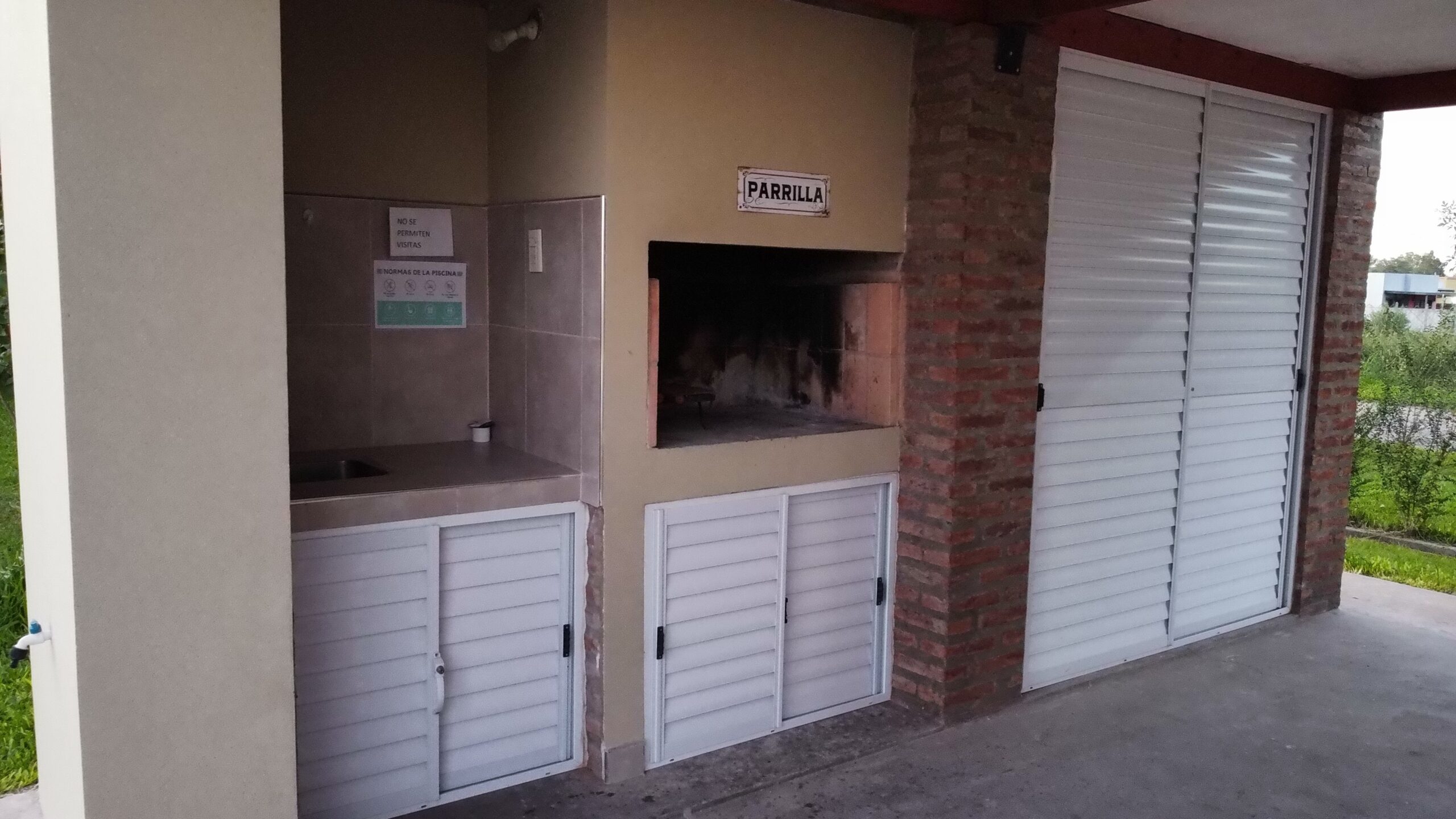 parrilla-asador-equipada-quinta-alquiler